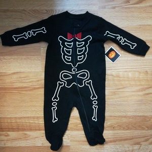 Halloween Skeleton Sleep & Play Boys Size 6-9 mons